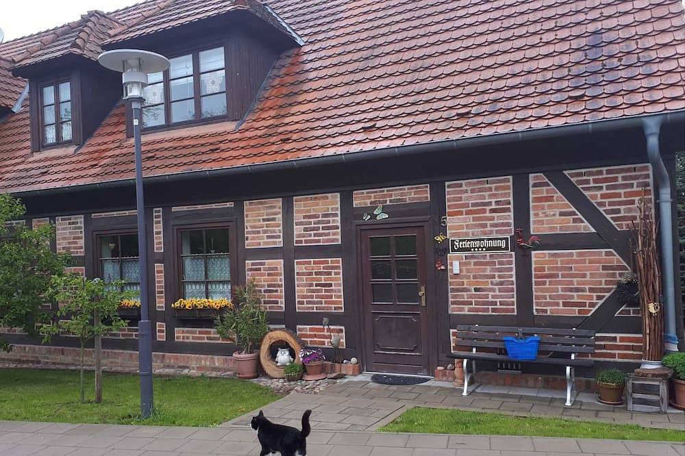 Ganze Wohnung, Urlaub im Fachwerkhaus - Ferienwohnung Fachwerkhaus in Malchiner See, Basedow