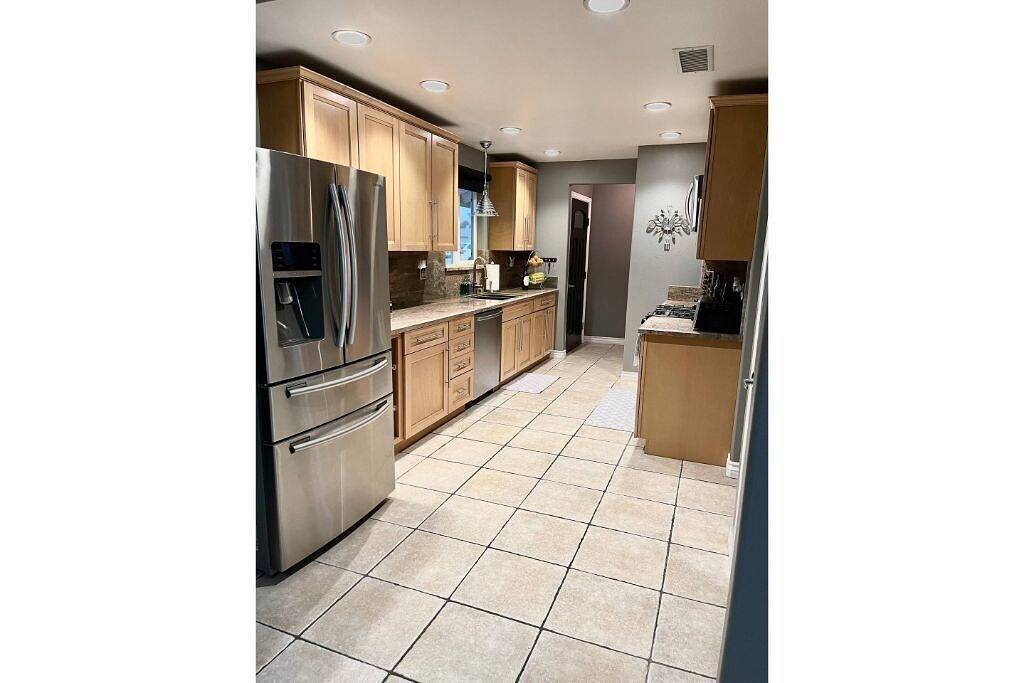 Beautiful, Cozy, Vacation home 6mins fr Disneyland in Garden Grove, Orange County