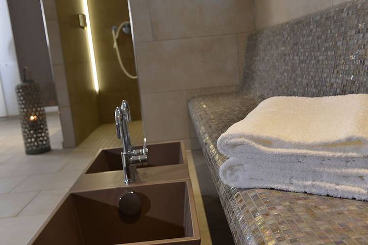Ferienwohnung für 4 Personen, mit Sauna und Pool sowie Garten und Balkon in Bad Rothenfelde