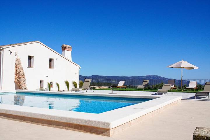 Casa rural para 12 personas, con Terraza y Jardín además de Piscina y Vistas en Biar
