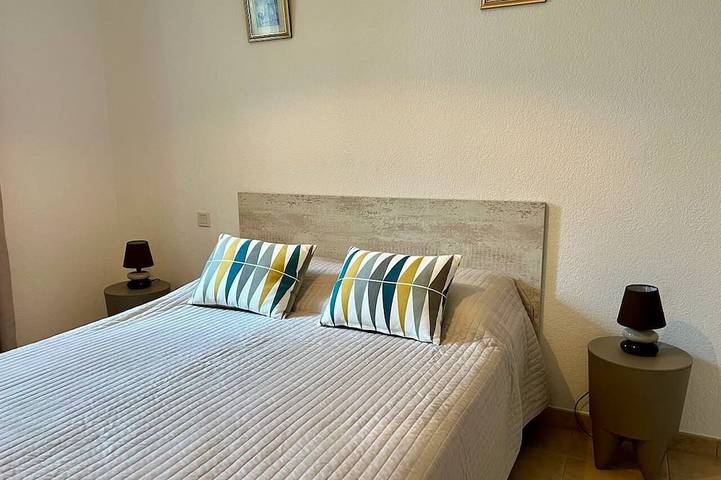 Ganze Wohnung, Apartment 200m from the beach with parking in the heart of Saint Florent! in Saint-Florent, Calvi und Umgebung