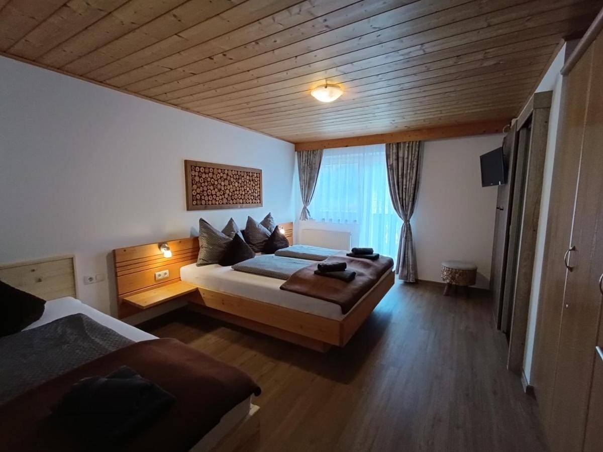Ganze Wohnung, Appartement Catrin mit Sauna und E-Ladestation im Ski- und Wandergebiet Hochzillertal in Tuxer Alpen, Ried im Zillertal