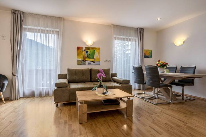 Ferienwohnung für 6 Personen, mit Balkon und Garten in Natz-Schabs