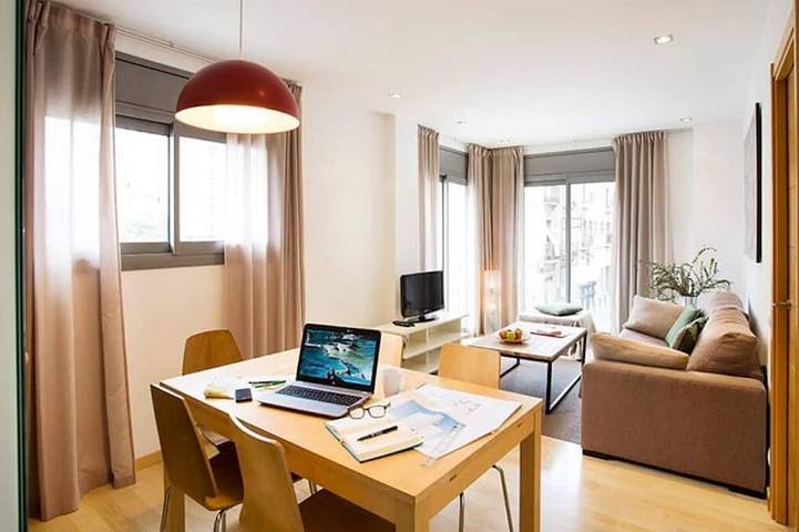 Ferienhaus für 6 Personen, mit Pool in Barcelona