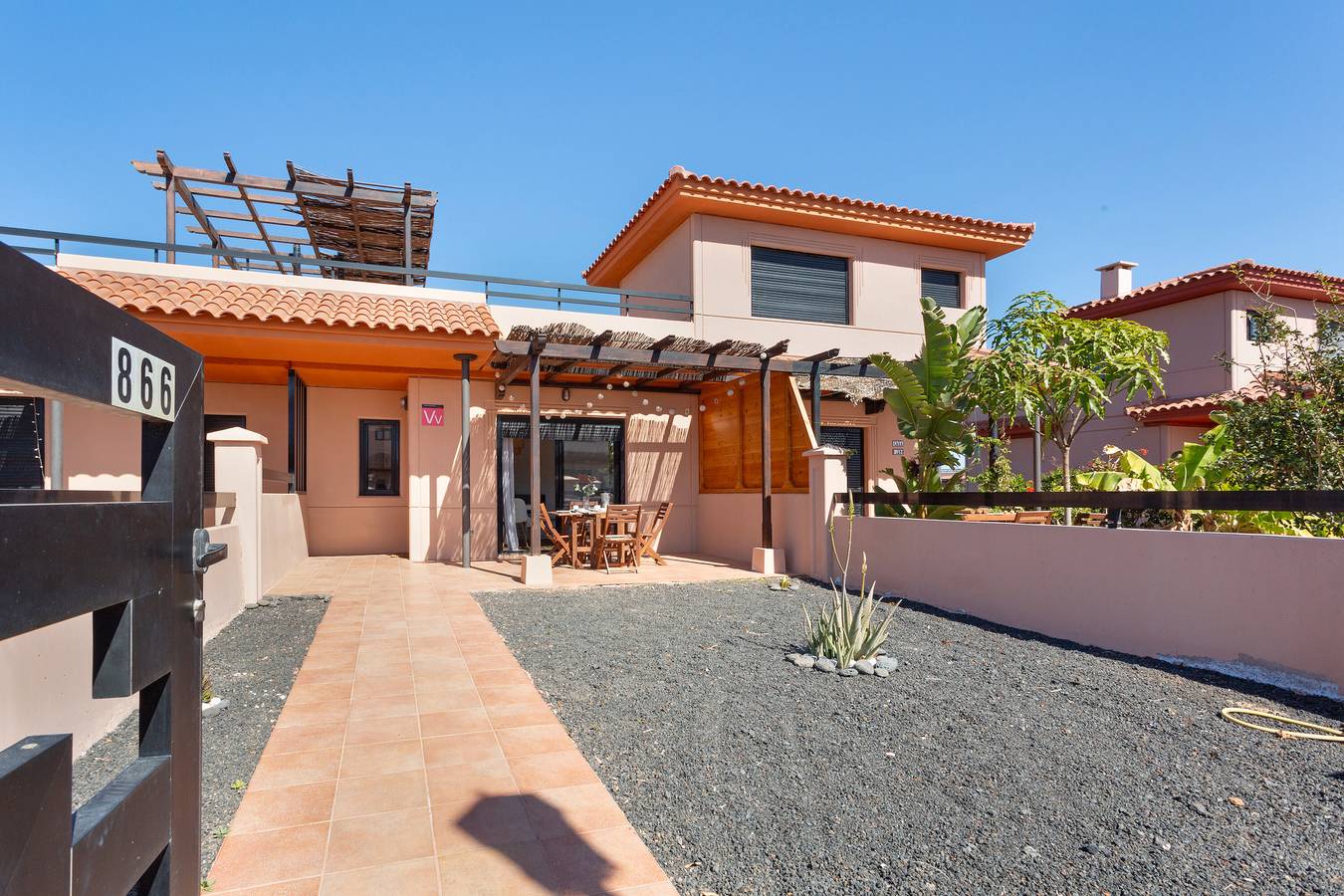 Vacation Home 'Sweet Home Majanicho' with Sea View, Shared Pool and Wi-Fi in La Oliva, Fuerteventura