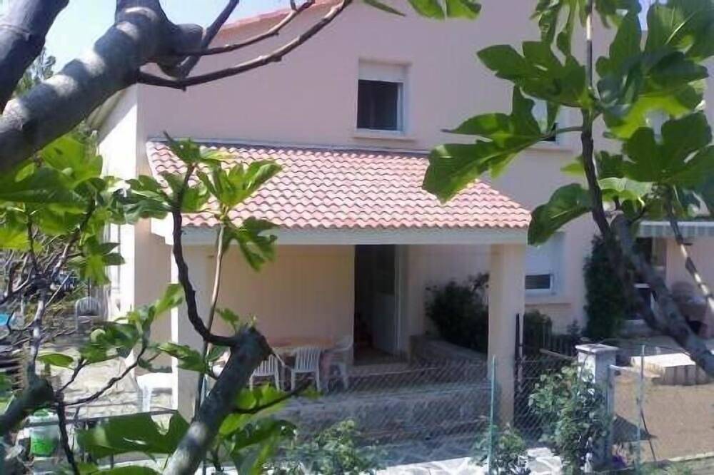 Freistehendes Haus mit Pool 900 m vom Meer in Folelli, Penta-di-Casinca