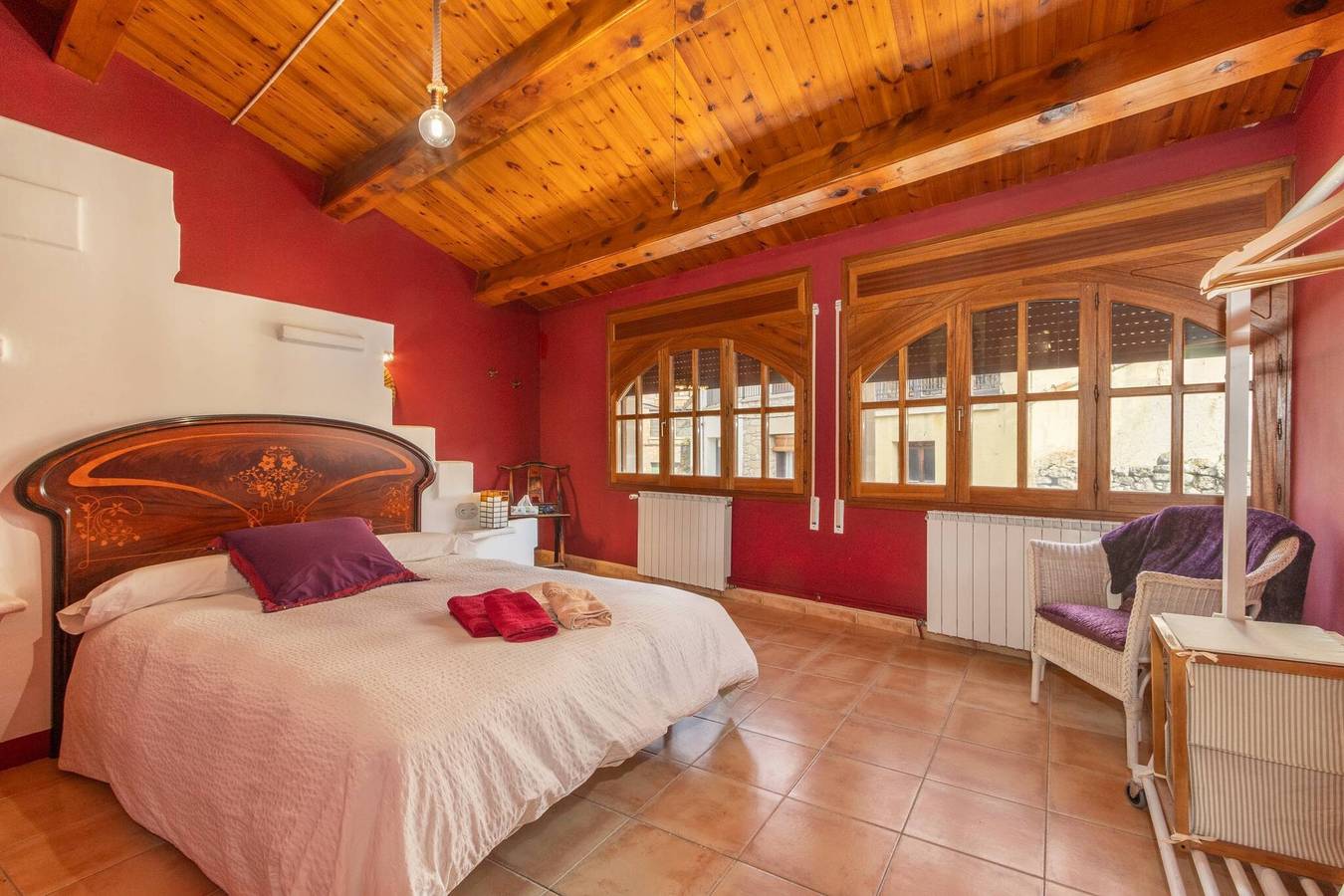 'Habitació La Vinya' con derecho a cocina, jardin, piscina  y Wi-Fi in Sant Martí de Riucorb, Costers del Segre