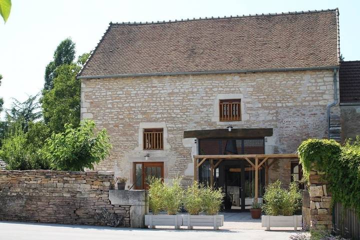 Gîte pour 8 personnes, avec Terrasse et Jardin ainsi que Piscine et Vue