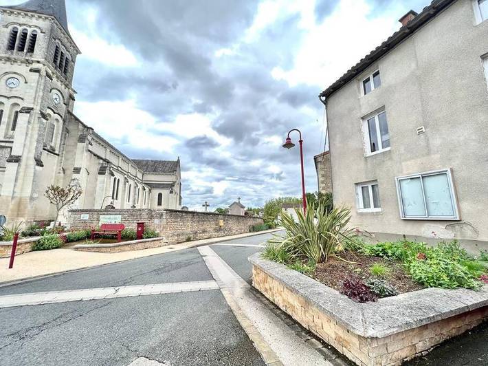 Location de vacances pour 8 personnes, avec vue et terrasse à Saint-Georges-lès-Baillargeaux - 3