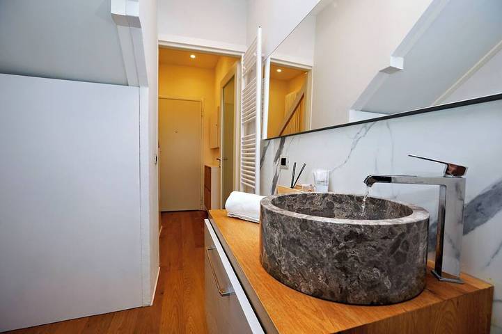 Entire apartment, Terrazza Bonasi | Relaxation & Cinema in the Historic Center in Modena, Modena Province