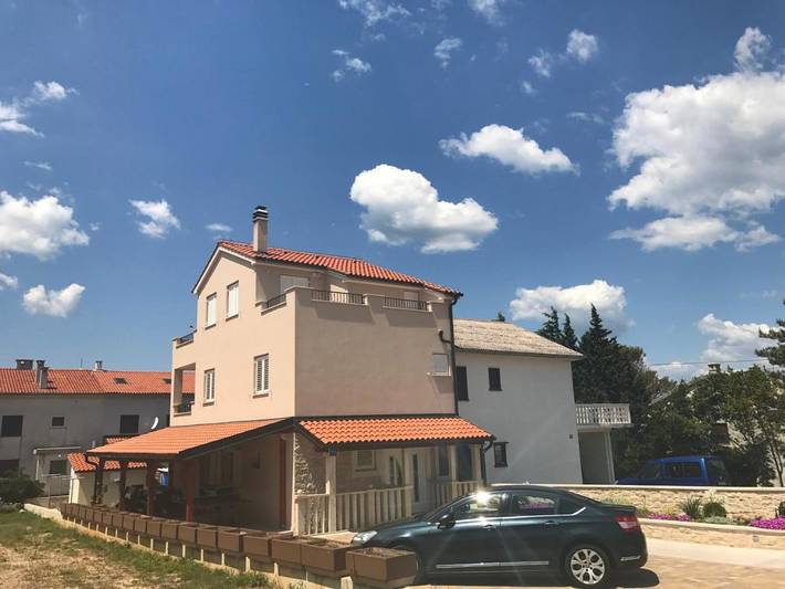 Apartament wakacyjny dla 4 osób, z widok i ogród, Dla rodziny w Punat