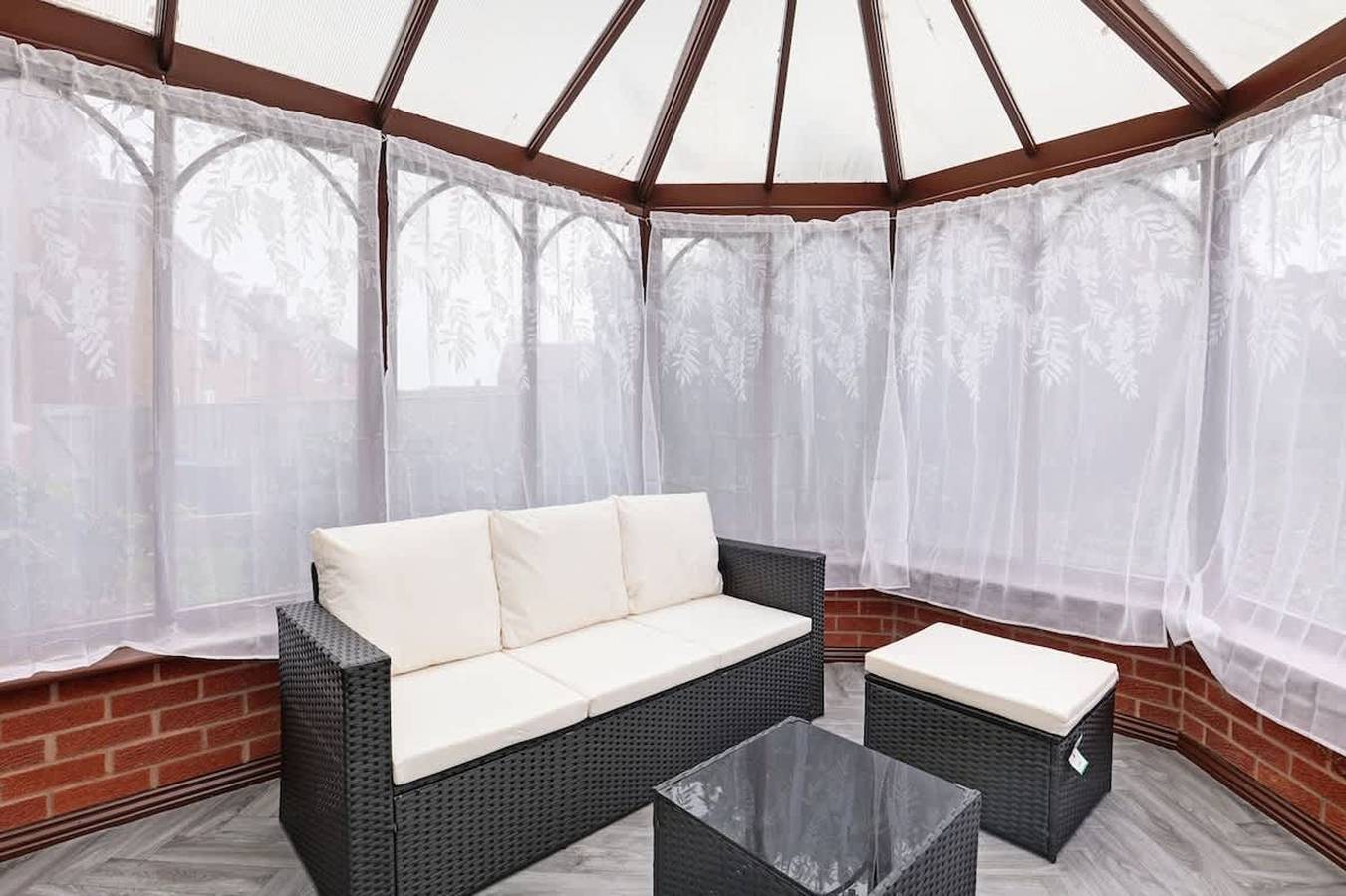 3 Bedroom House with Free Parking in Durham, County Durham