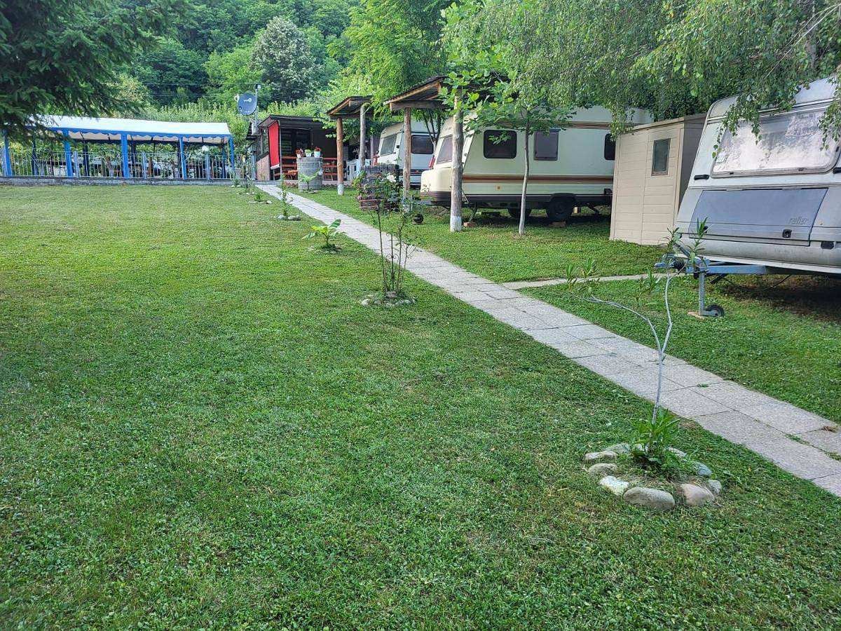 Kamp prikolica četvorokrevetna in Црнча, Okręg maczwański