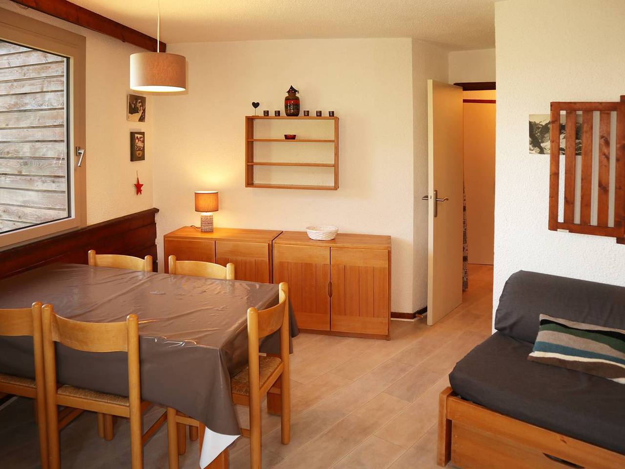 Entire apartment, 2-room apartment, 4/5 pers, ski-in/ski-out, parking, Wifi, pets allowed in Les Orres, Écrins National Park