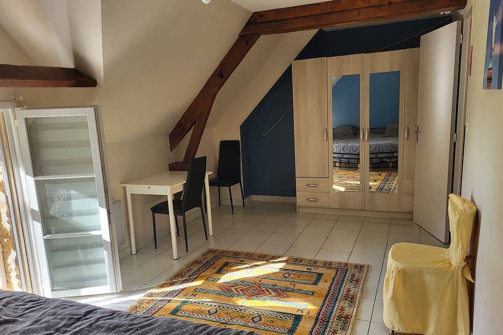 Maison Bretonne 2 nights minimum in Locoal-Mendon, Côte des Mégalithes