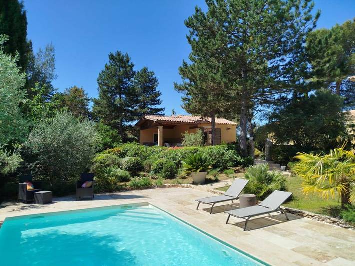 Ferienhaus für 2 Personen, mit Terrasse und Pool sowie Ausblick
