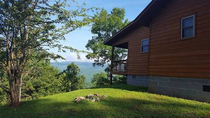 Log Cabin for 4 Guests in Blue Ridge Mountains, North Carolina, Picture 3