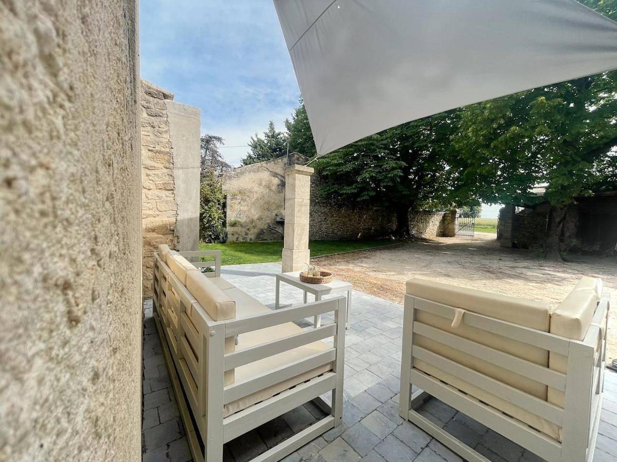 Four-Bedroom House in Richerenches, Enclave de Valreas