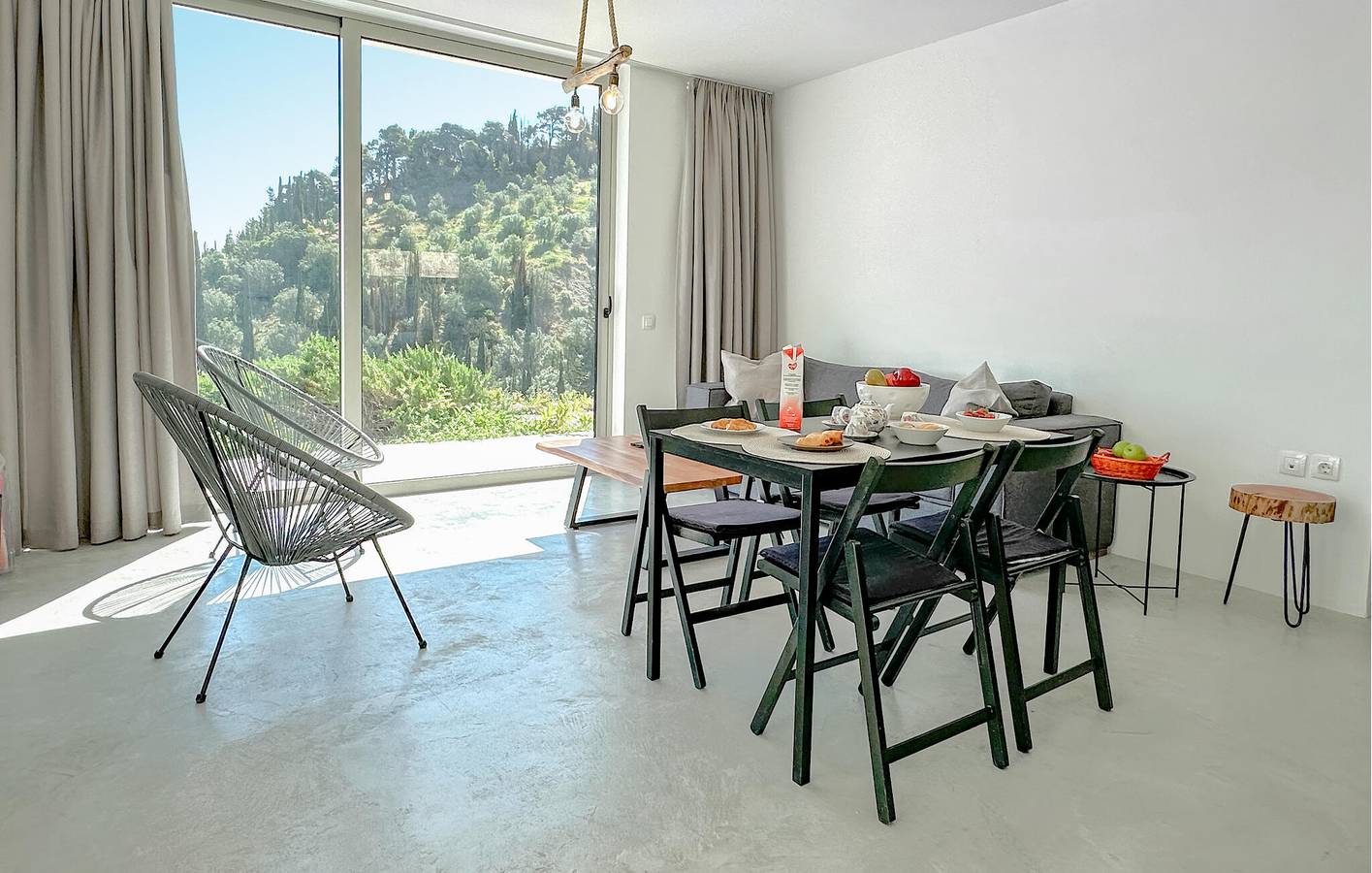 Glücklich am Strand: Klimaanlage, Pool, Parkplatz, WiFi - Xylokastro Apt in Ligia (Xylokastro-Evrostini), Korinthia