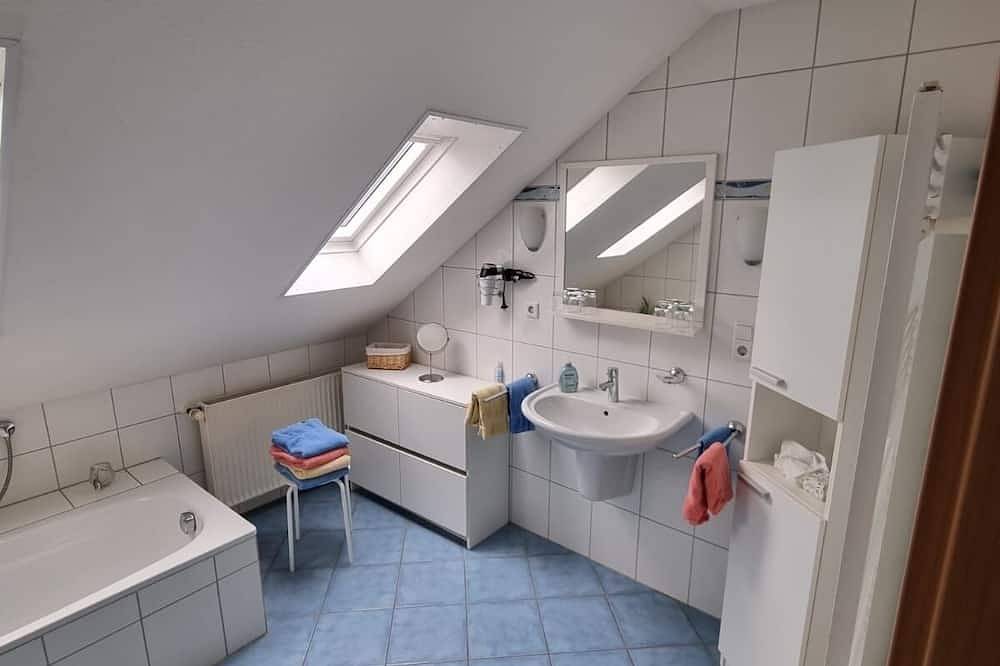 Ganze Wohnung, Nice big apartment! Very good quality! in Osterholz-Scharmbeck, Niedersachsen