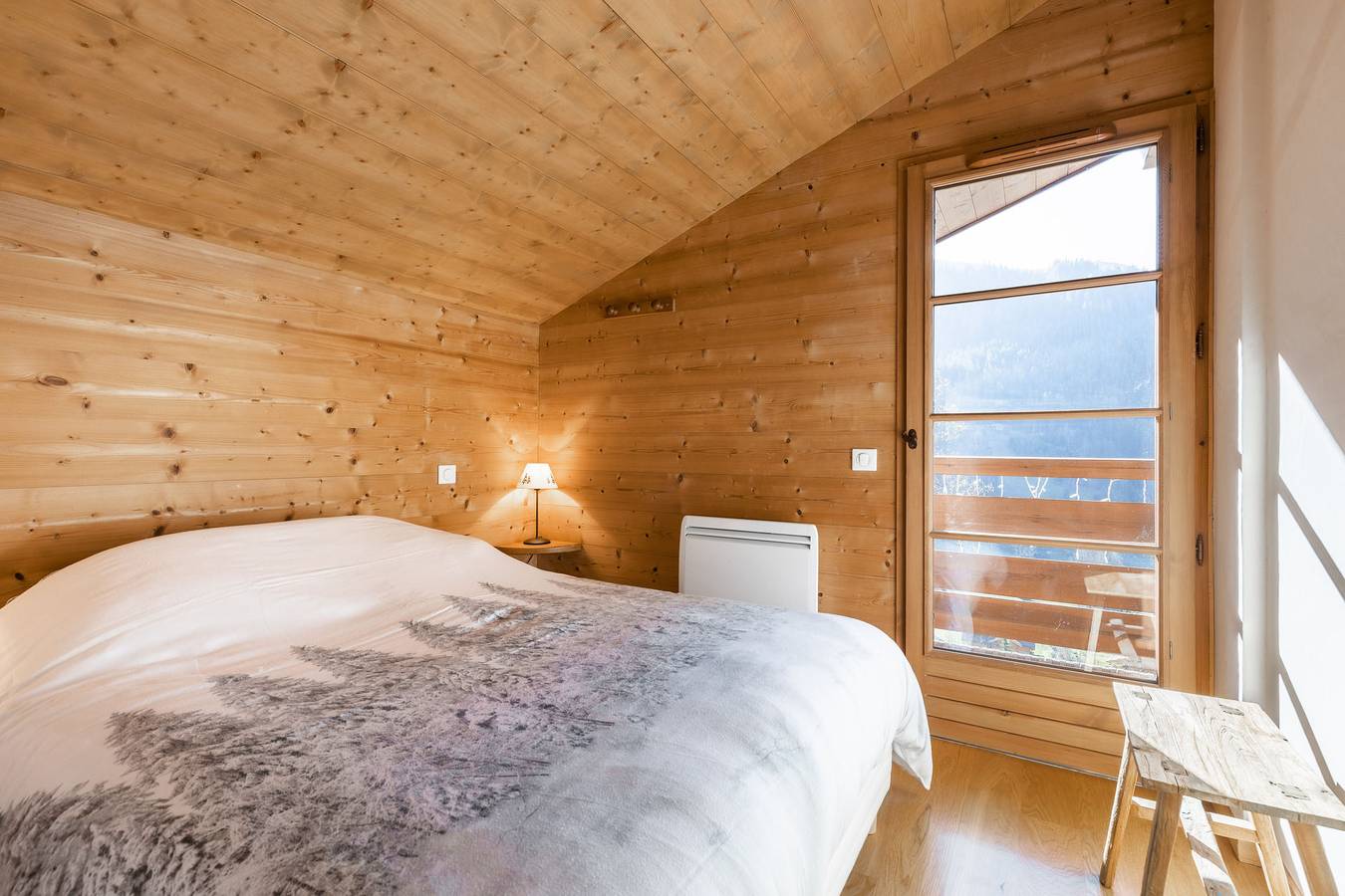 Entire holiday apartment, 3*, cosy, mountain view, wifi (Belr01) in La Clusaz, Annecy region