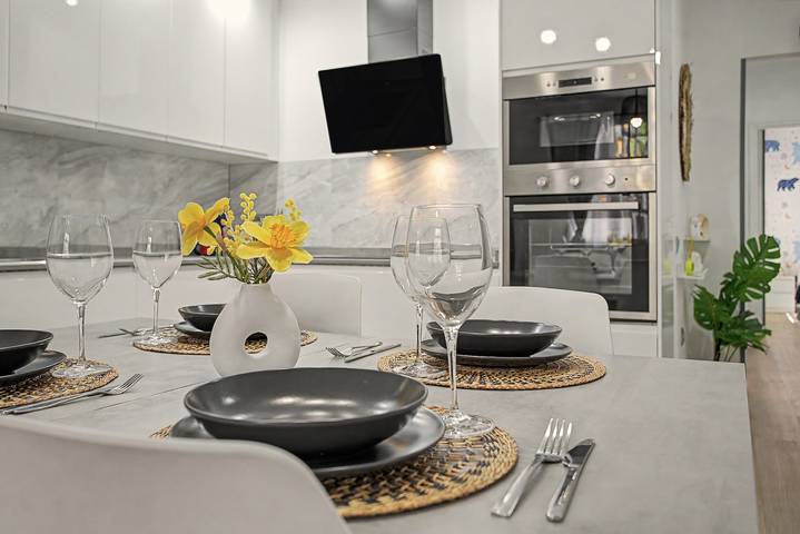 Apartamento entero, Apartamento vacacional 'Danacris' con terraza privada y Wi-Fi in Puerto de Corralejo, La Oliva