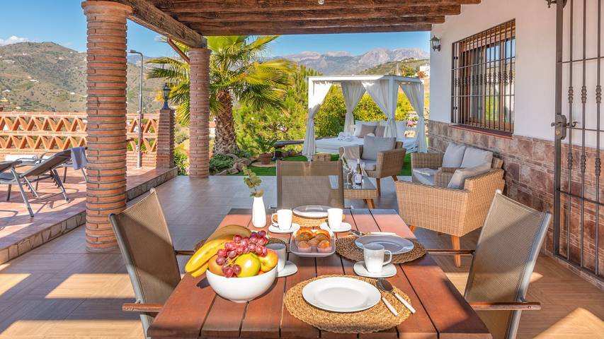 Villa für 5 Personen, mit Balkon/Terrasse und Pool in Torrox - 4