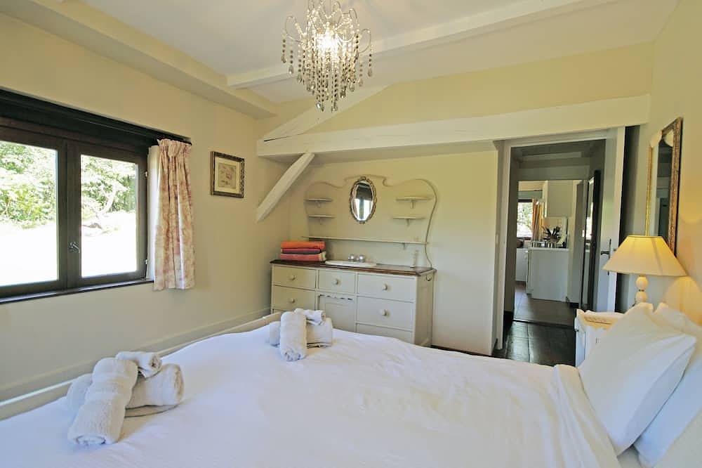 Ganze Wohnung, Loge Rose - sleeps 5 guests in 2 bedrooms in Larzac, Périgord Noir