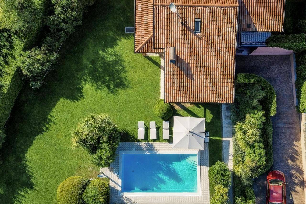 Spacious 5Br Villa with Private Pool & Garden near Lake Garda in Soiano del Lago, Prealpi Gardesane