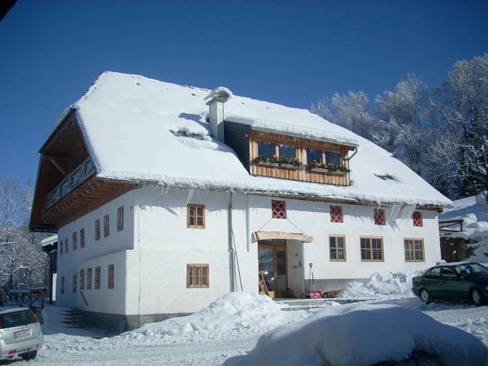 Bauernhof für 4 Personen, mit Terrasse und Garten sowie Sauna am Attersee