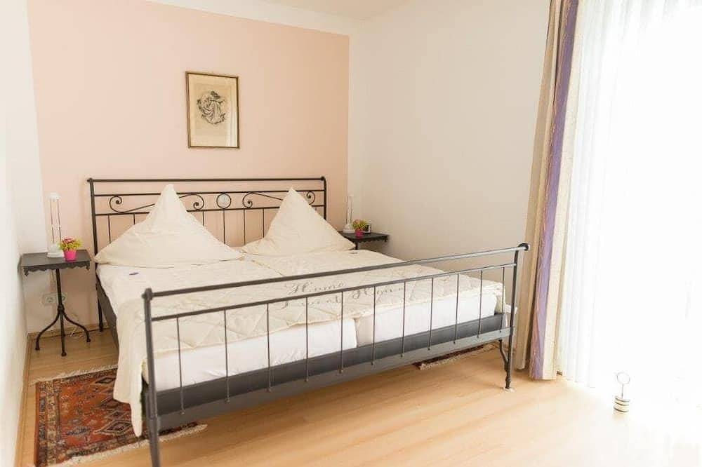 Ganze Wohnung, Ferienwohnung mit Terrasse und voll ausgestatteter Küche in Neualbenreuth, Ostbayern