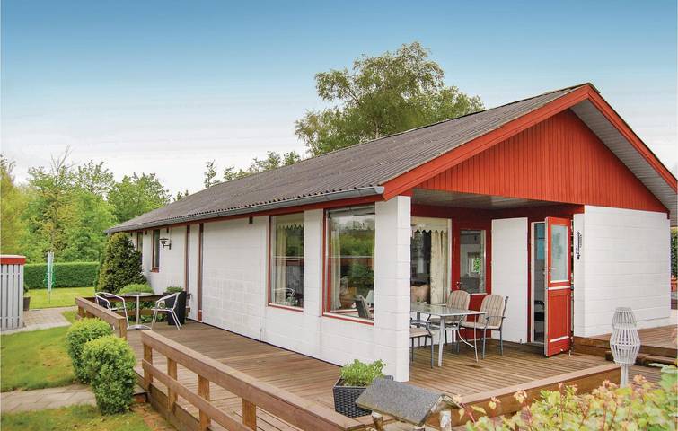 Feriehus for 6 personer, med terrasse og have - 1