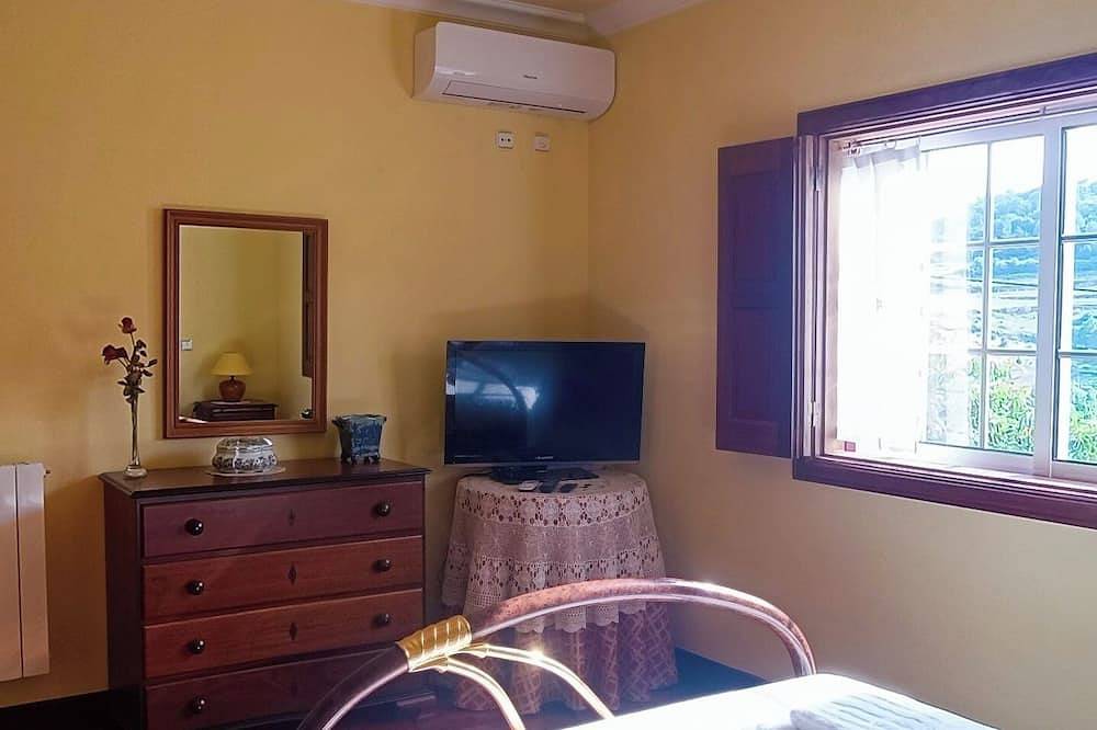 Cozy vacation home ideal for families with outdoor area and games room in Baião, Douro-Tal