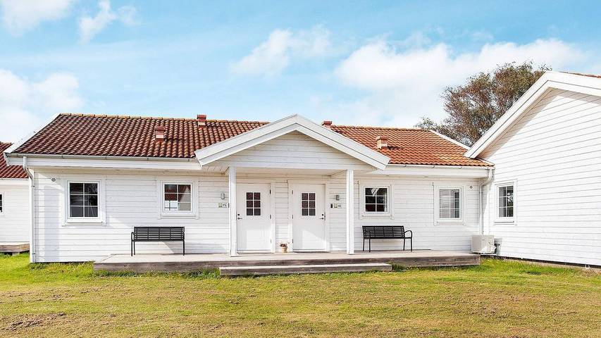 Feriehus for 4 personer, med terrasse, dyr tillatt i Læsø