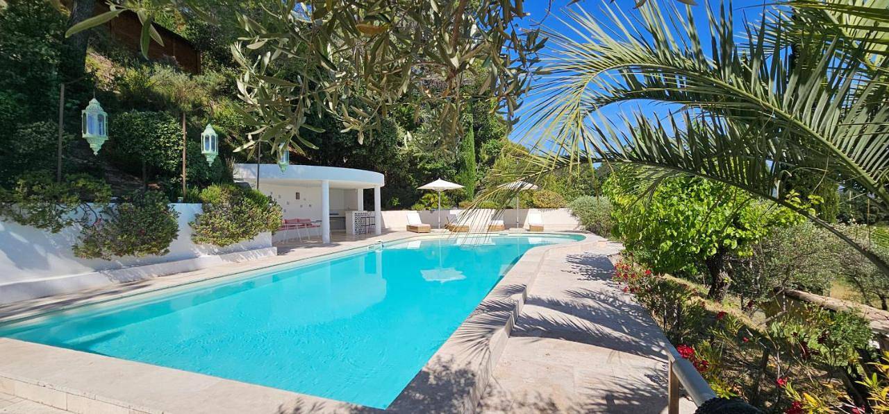 Villa Nymphée in Vaison-la-Romaine, Parc naturel régional du Mont-Ventoux