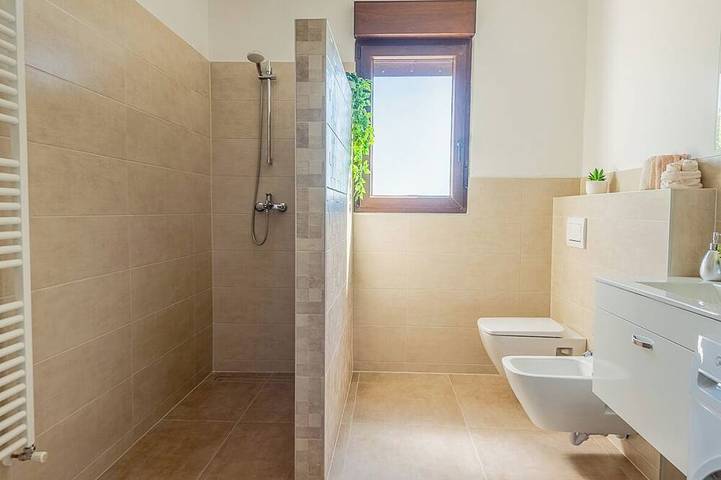 Ganze Wohnung, FerienWohnung mit privatem Pool im Dorf Sutivanac in Barban, Südküste Istrien