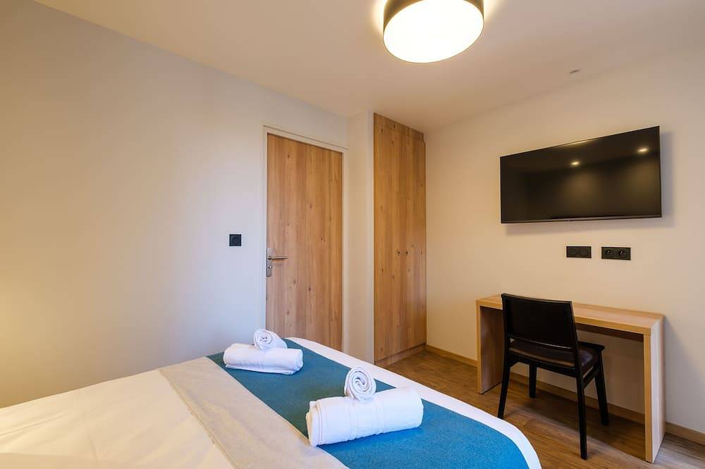 Ganze Wohnung, T2 lumineux avec Wi-Fi & cuisine équipée in Lons-le-Saunier, Jura