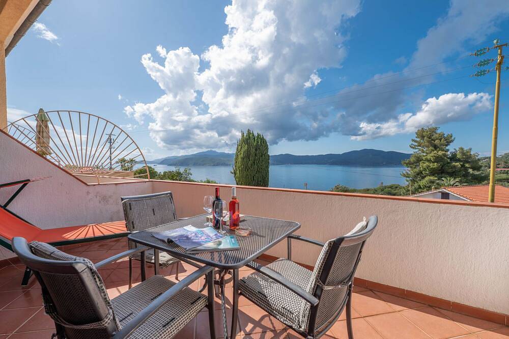 Appartamento intero, Turistica by Interhome in Morcone, Isola d'Elba