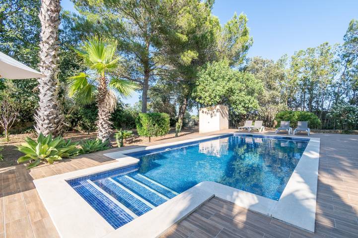 Villa for 4 people, with Balcony and Garden in Majorca