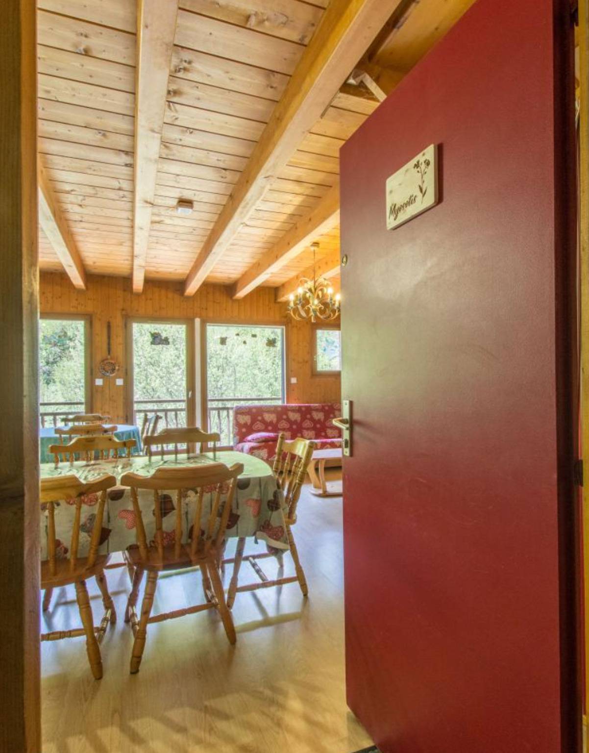 Entire apartment, Apartment 'Myosotis - Residence Le Visigny' with Mountain View, Balcony and Wi-Fi in Station de Morillon, Grand Massif