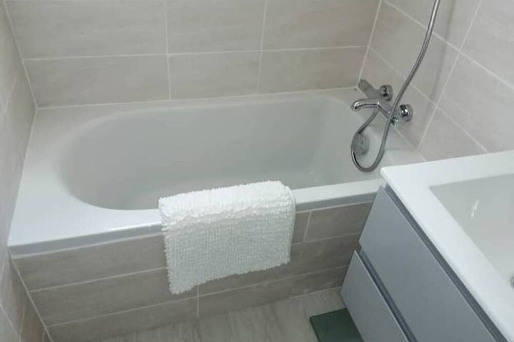 Renovated house 50 m from the beach - Enclosed garden & terraces, sea view in Gâvres, Côte des Mégalithes