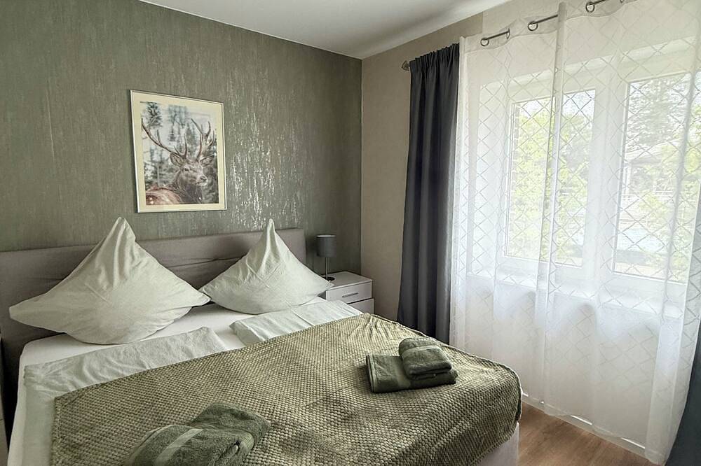 Ganze Wohnung, Exklusive Luxus-Ferienwohnung – modern, lichtdurchflutet, premium ausgestattet in Porta Westfalica, Kreis Minden-Lübbecke