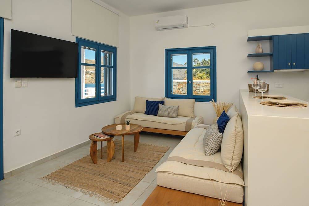 Entire apartment, Tholari studio-  self service  aegean sea view! in Amorgos