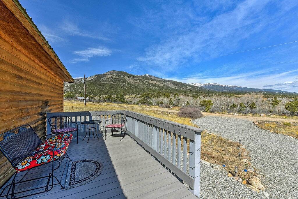 Geräumiges Buena Vista Home mit Feuergrube in der Nähe von Skilaufen! in Buena Vista, Chaffee County