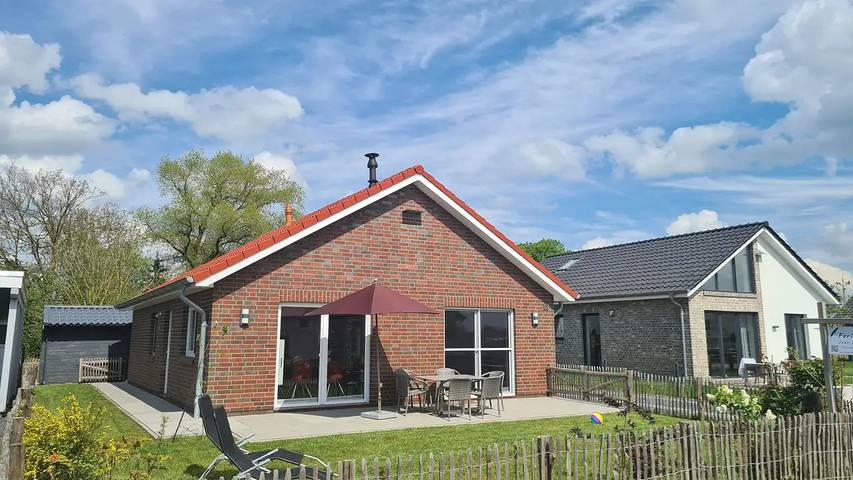 Ferienhaus für 6 Personen, mit Garten in Jade