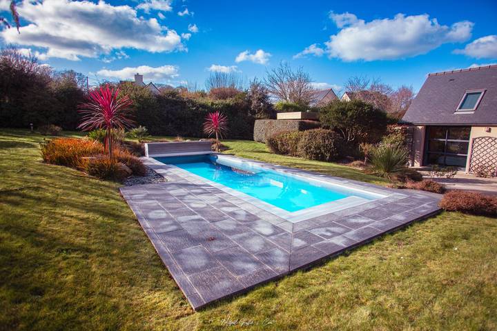 Location de vacances pour 10 personnes, avec jardin et terrasse, animaux acceptés dans Port Blanc (Penvénan)