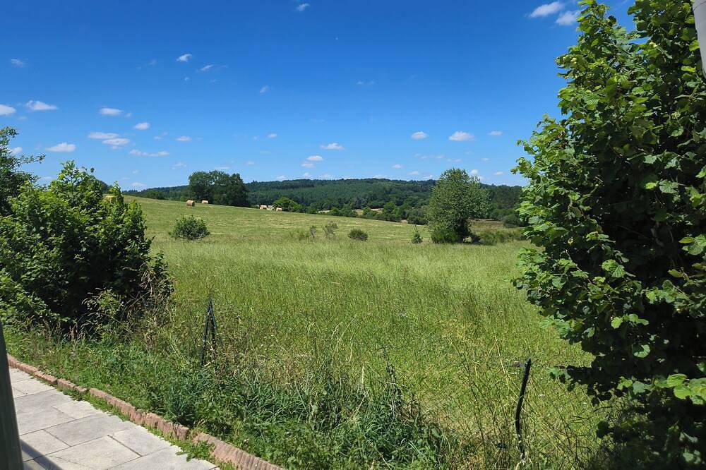 Petite Maison de Campagne Avec Piscine Couverte et Chauffée in Flayat, Parque Natural Regional de Millevaches en Lemosín
