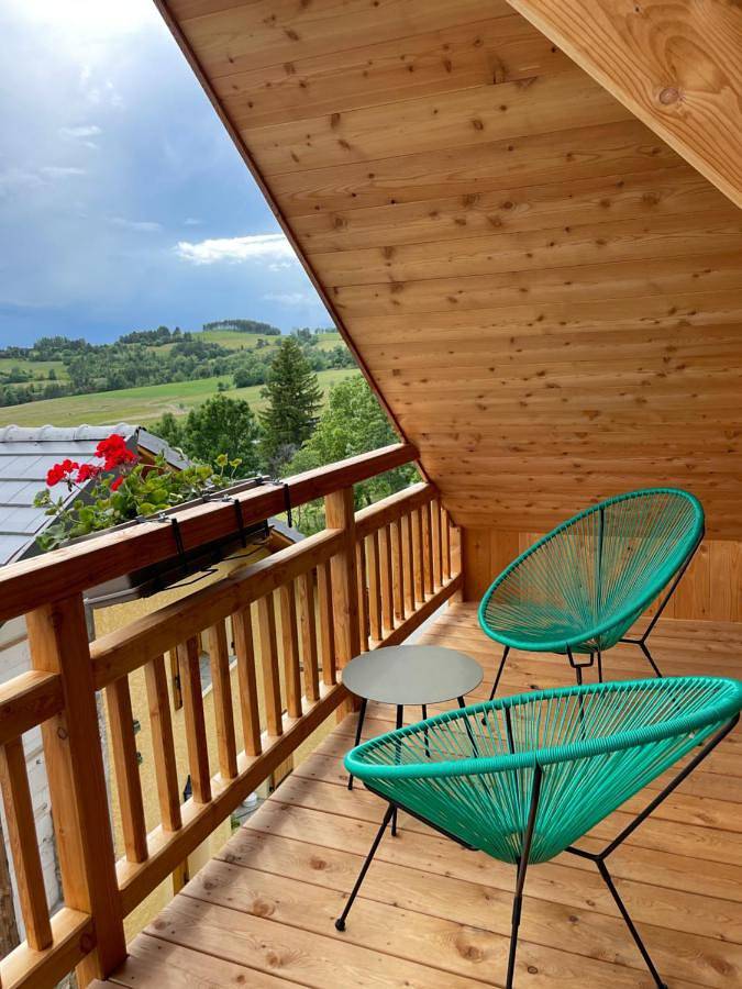 Gîte pour 4 personnes, avec balcon et vue à Puy-Sanières - 3