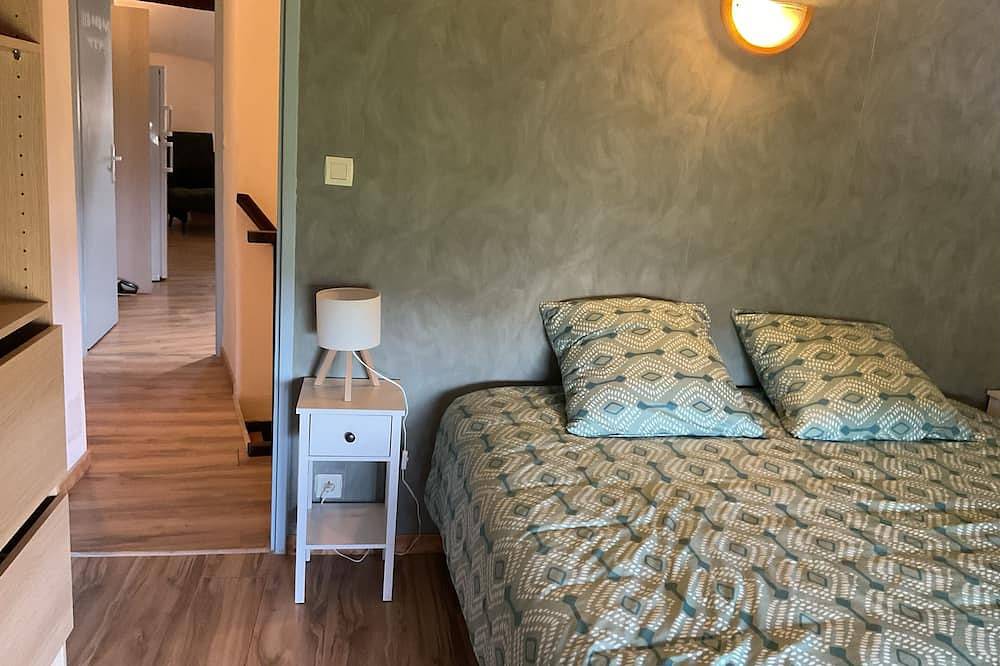 Entire apartment, A Cluny-Style Interlude in Cluny, Mâcon region
