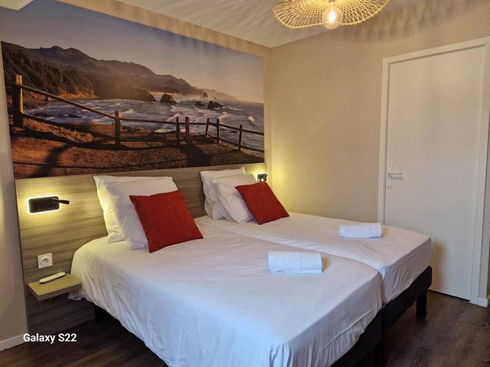 Hôtel pour 3 personnes, avec terrasse à Port-en-Bessin-Huppain - 4